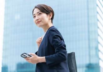 30代くらいのキャリアウーマン
